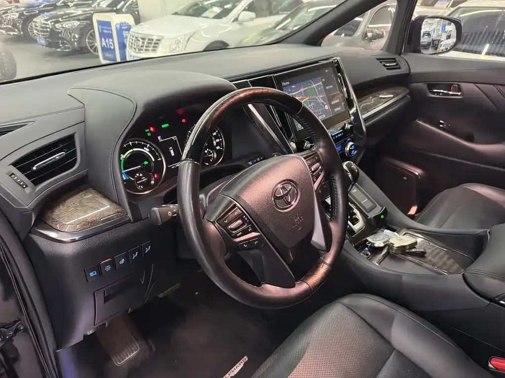Toyota Alphard 2023 из CN, фото 8