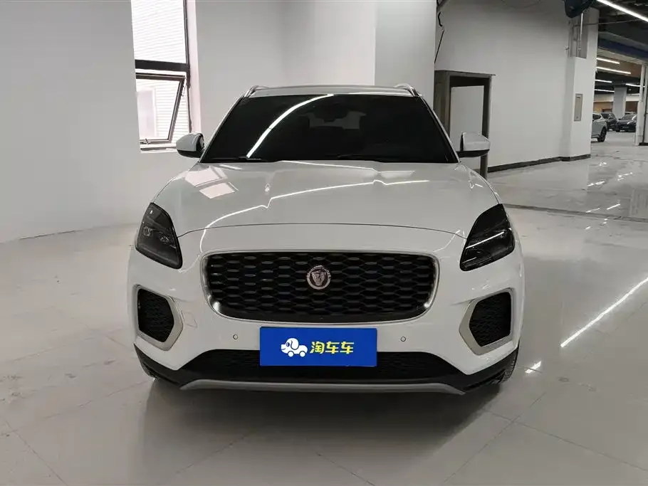 Jaguar E-PACE — фото 2