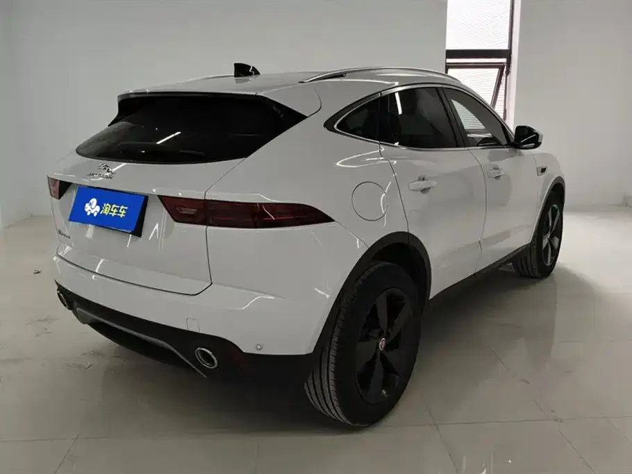 Jaguar E-PACE — фото 3