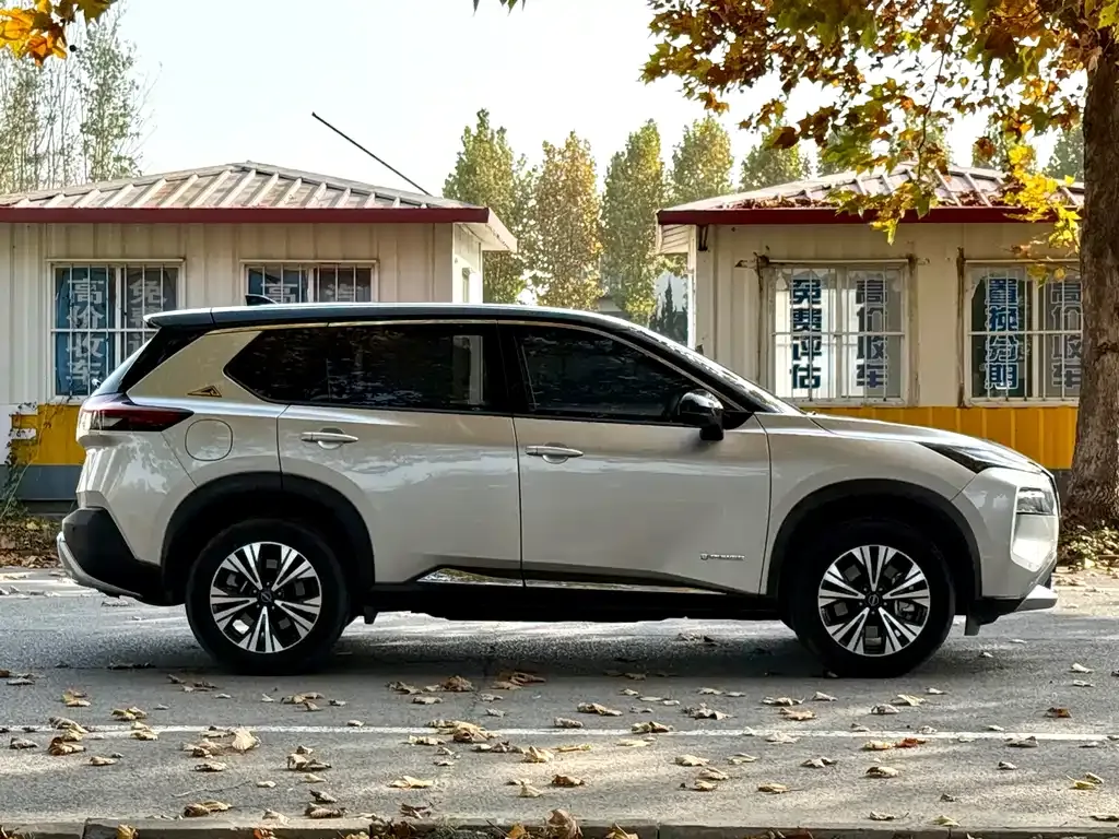Nissan X-Trail — фото 4