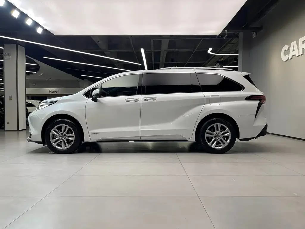 Toyota Sienna 2022 из CN, фото 8