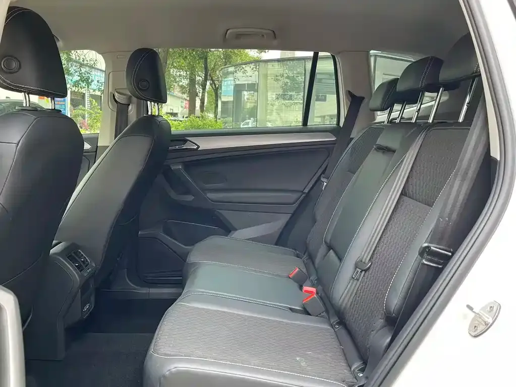 Volkswagen Tiguan L 2021 из CN, фото 10