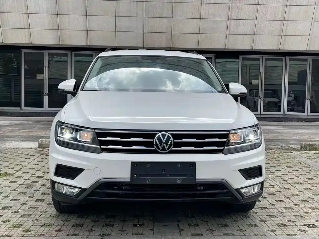 Volkswagen Tiguan L 2021 из CN, фото 2