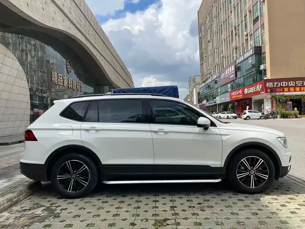 Volkswagen Tiguan L 2021 из CN, фото 4