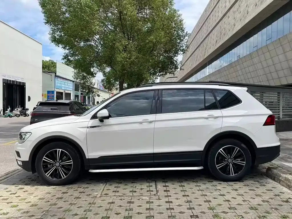 Volkswagen Tiguan L 2021 из CN, фото 8