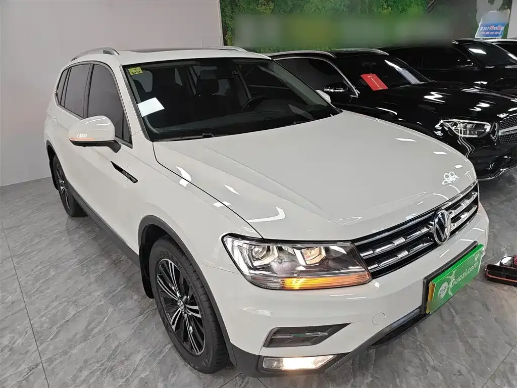 Volkswagen Tiguan L — фото 4