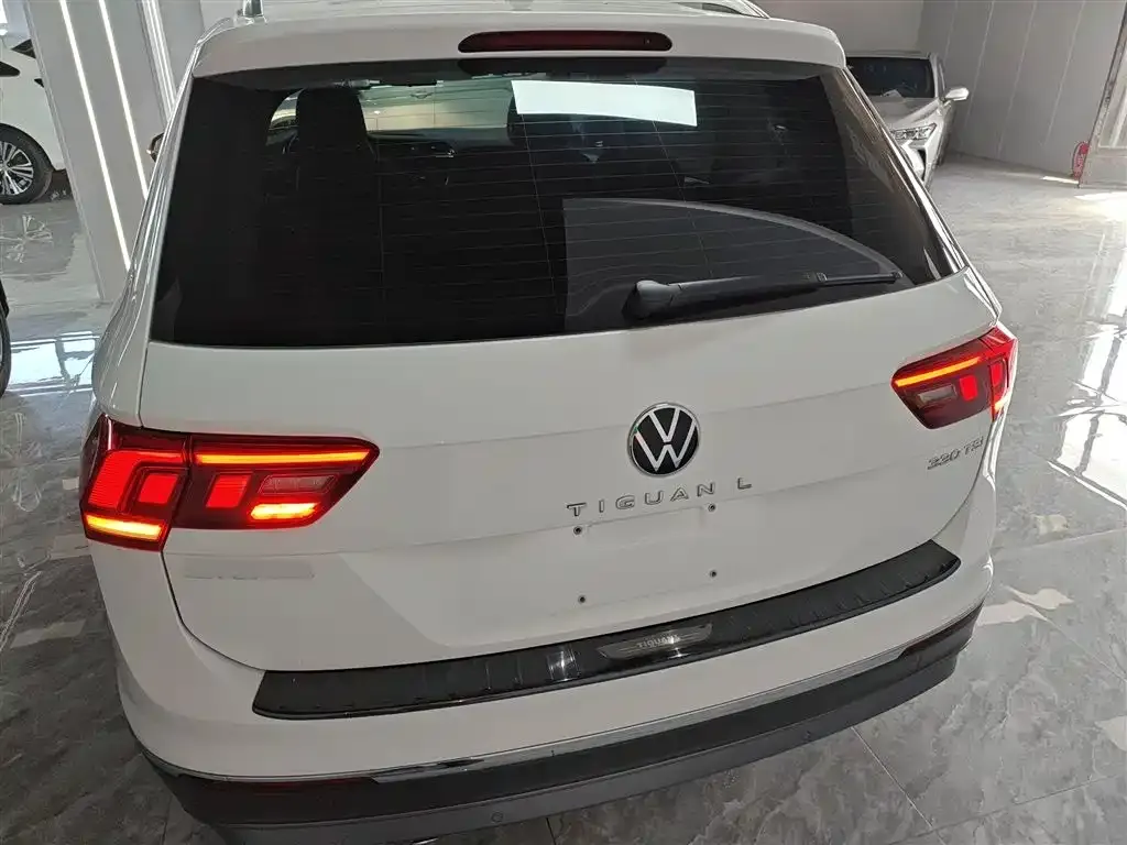 Volkswagen Tiguan L — фото 6