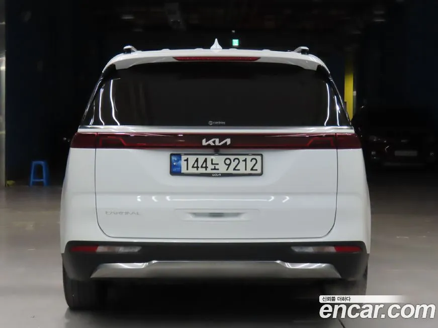 Kia Carnival — фото 4