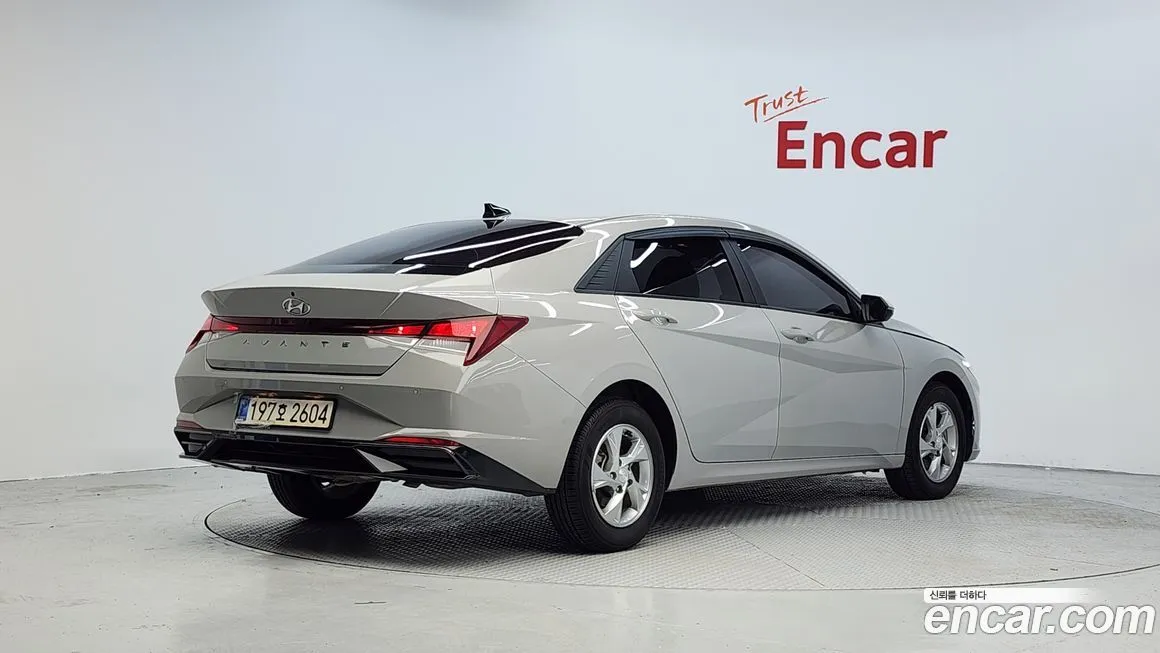 Hyundai AVANTE 2023 из KR, фото 2