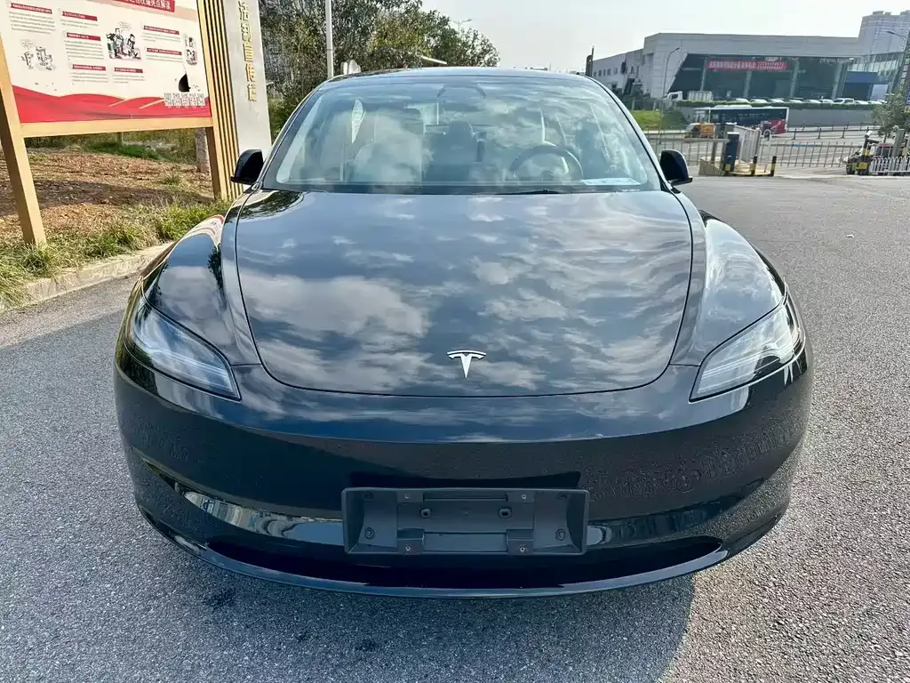 Tesla Model 3 2024 из CN, фото 2