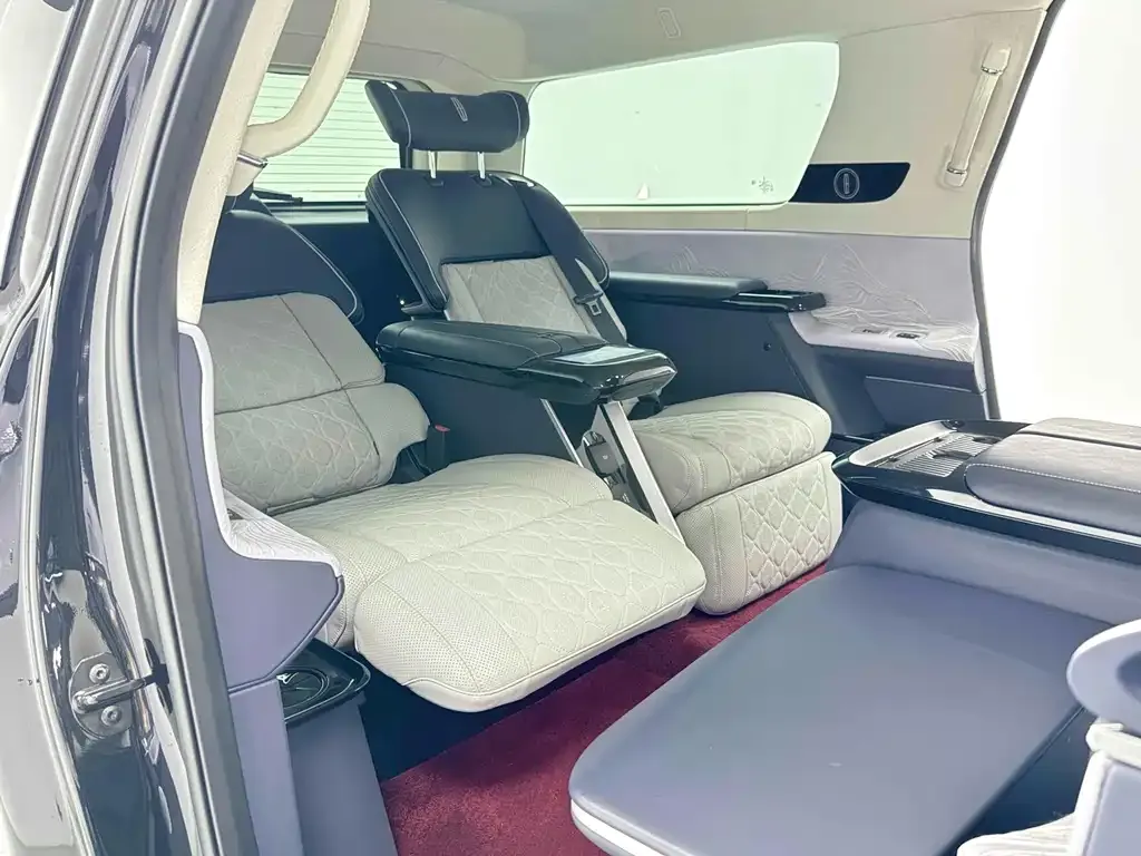Lincoln Navigator 2023 из CN, фото 9