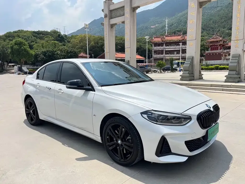 BMW 1 Series 2022 из CN, фото 3