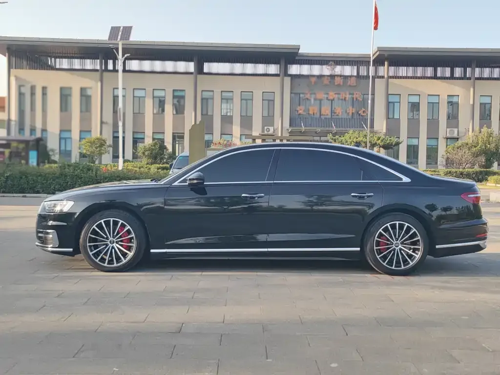 Audi A8 2021 из CN, фото 4