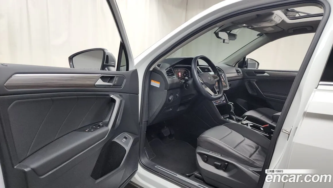 Volkswagen Tiguan 2022 из KR, фото 10