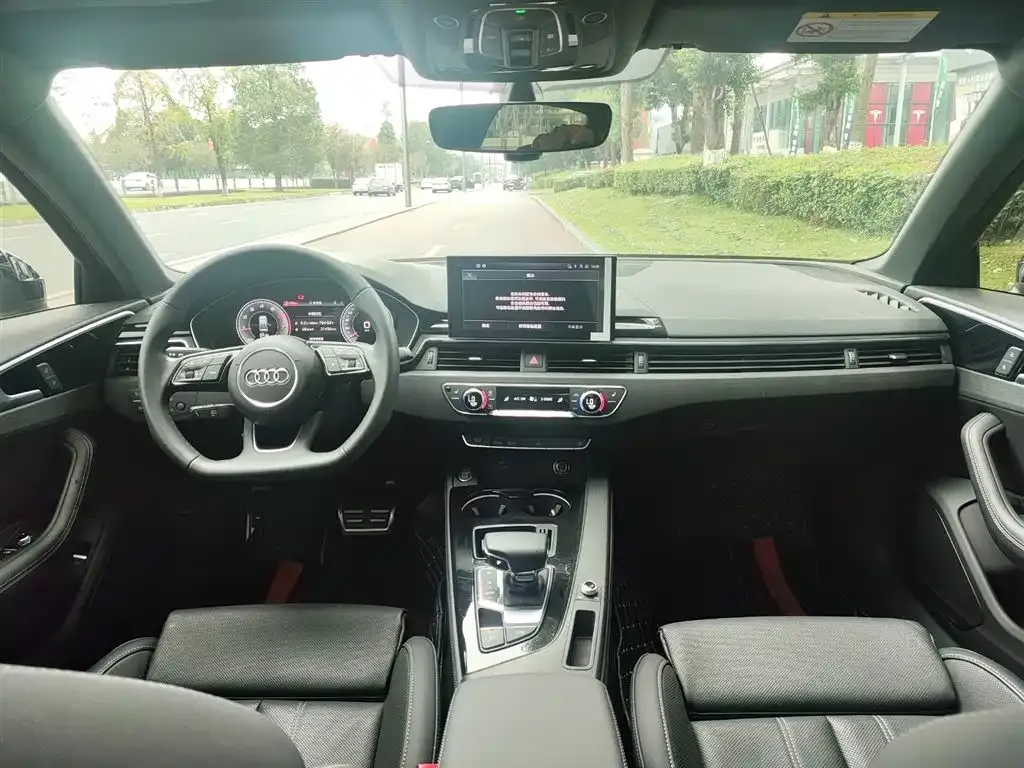 Audi A4L 2022 из CN, фото 7