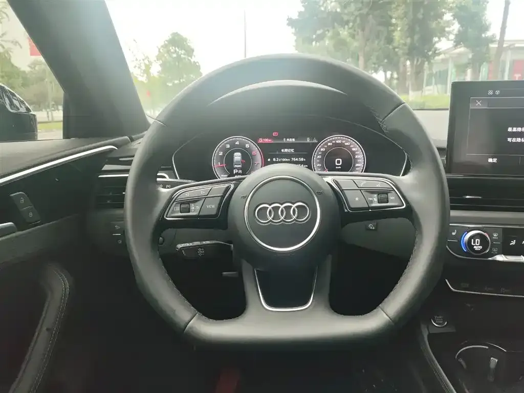 Audi A4L 2022 из CN, фото 8
