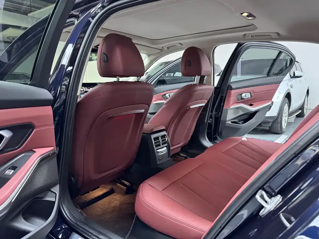 BMW 3 Series 2023 из CN, фото 9