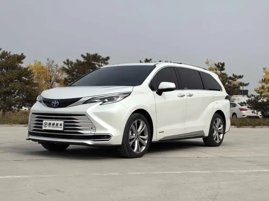 Toyota Sienna 2024 из CN, фото 1