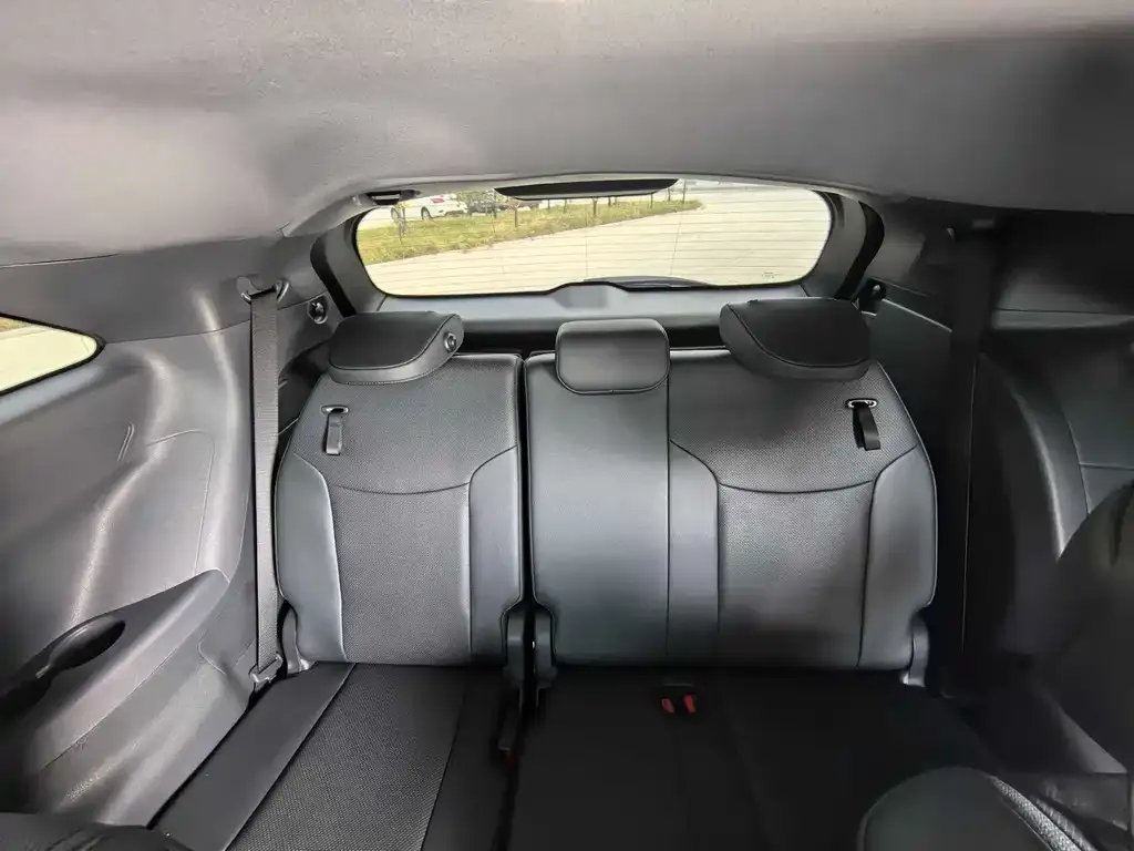 Toyota Sienna 2024 из CN, фото 8