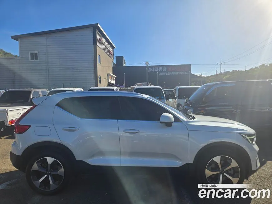Volvo XC40 2023 из KR, фото 3