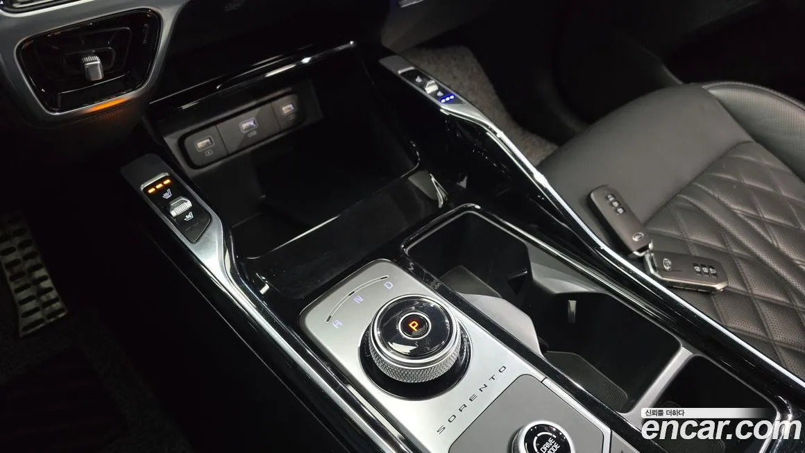 Kia Sorento — фото 9