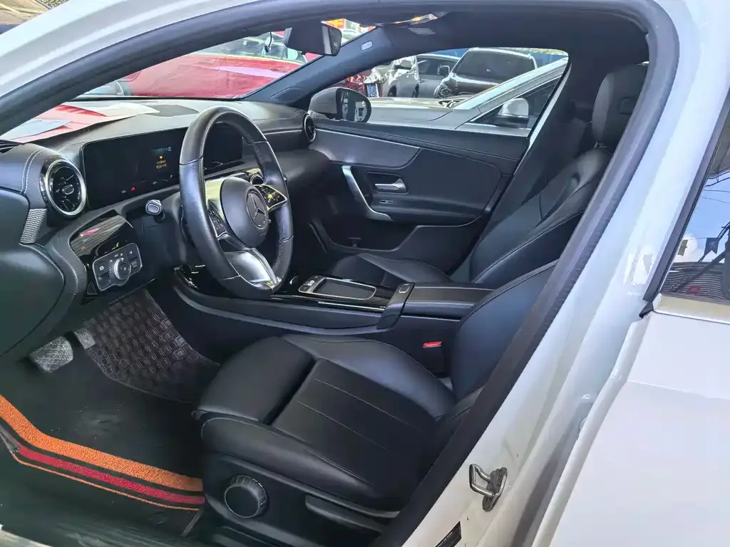 Mercedes-Benz A-Class 2023 из CN, фото 7