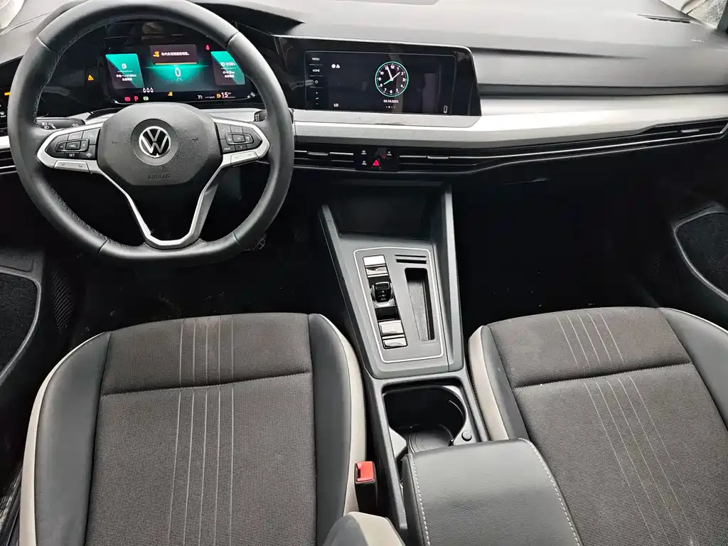 Volkswagen Golf 2023 из CN, фото 6