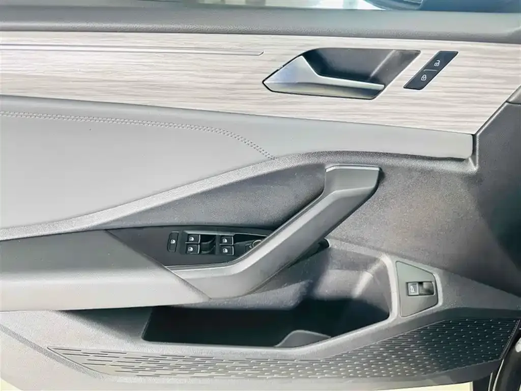 Volkswagen Sagitar 2023 из CN, фото 4
