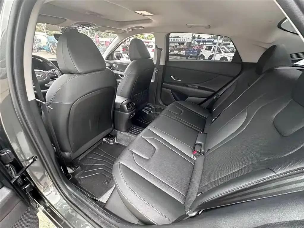 Hyundai Elantra 2024 из CN, фото 10