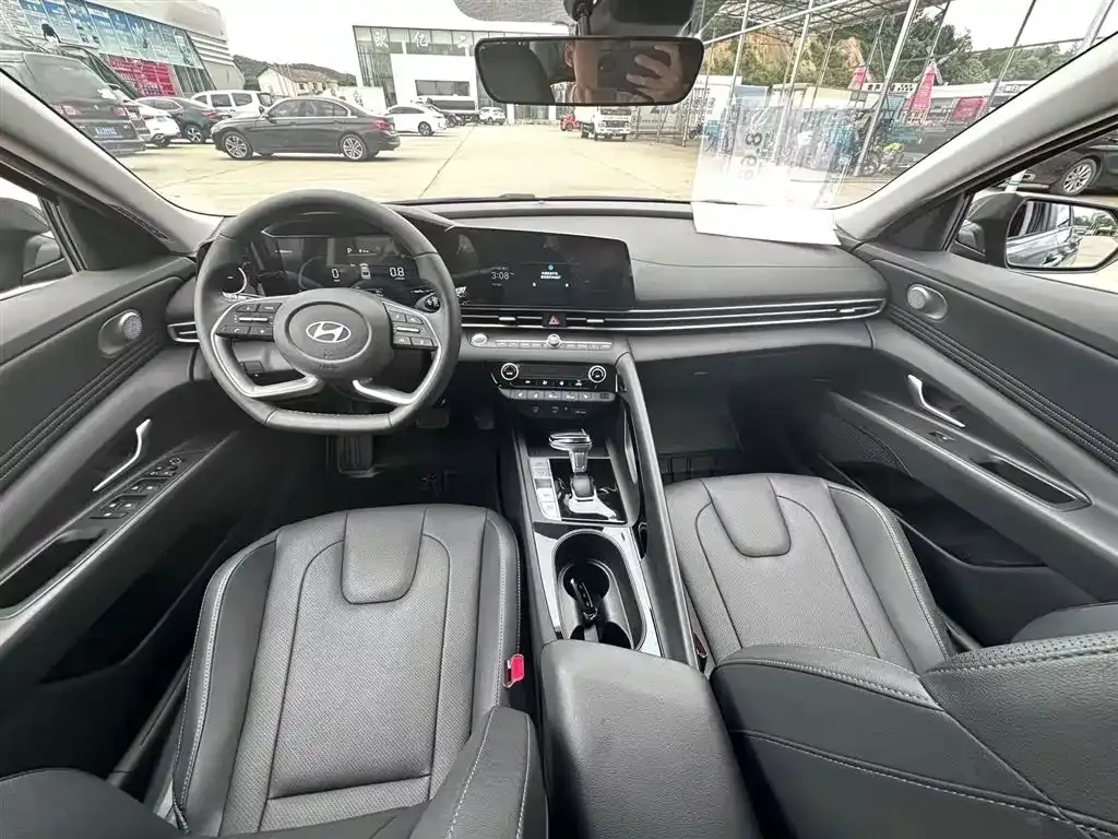 Hyundai Elantra 2024 из CN, фото 8