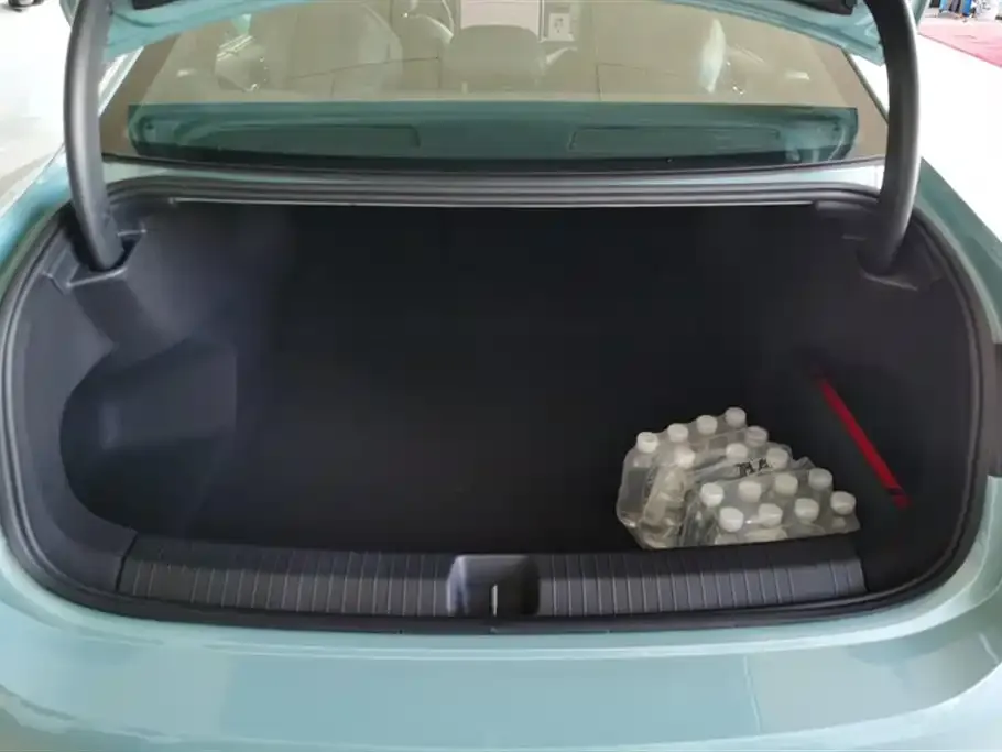 Volkswagen Passat 2024 из CN, фото 4