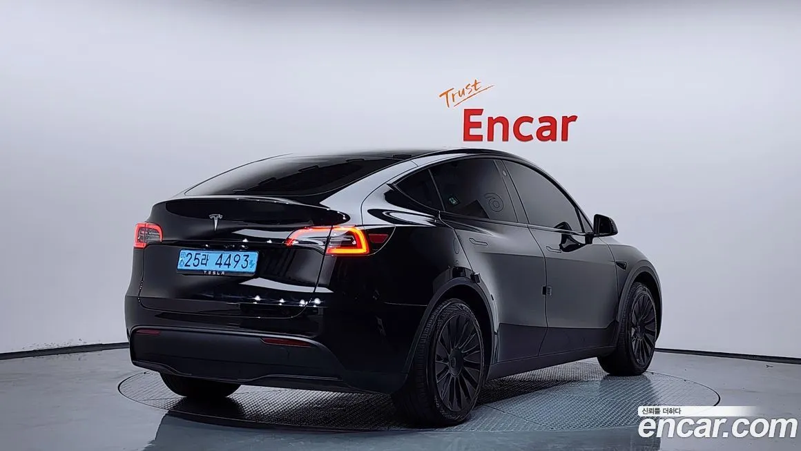 Tesla Model Y 2024 из KR, фото 2