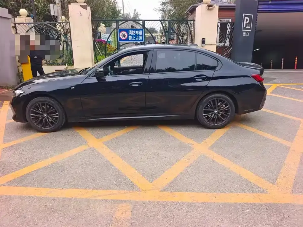 BMW 3 Series 2023 из CN, фото 6