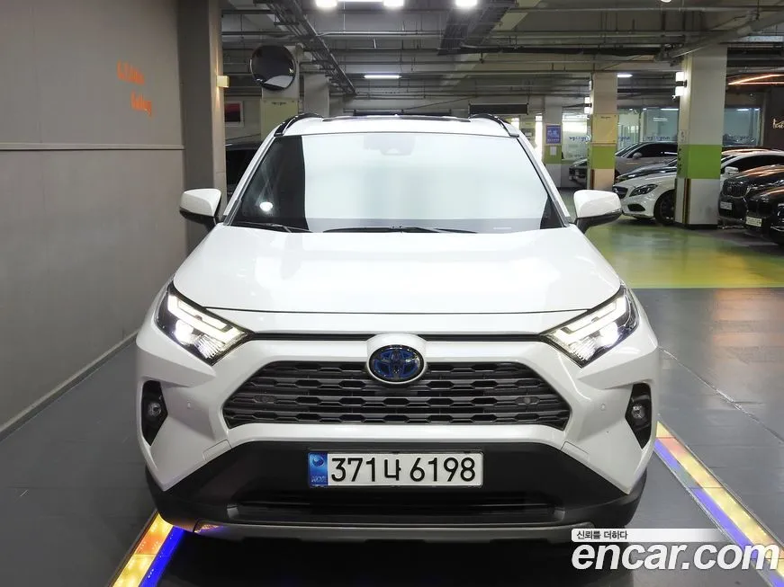 Toyota RAV4 2023 из KR, фото 3