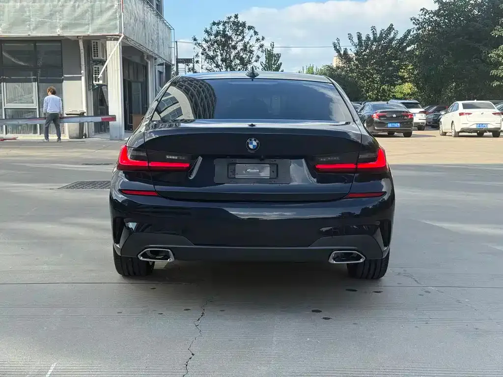 BMW 3 Series 2022 из CN, фото 8