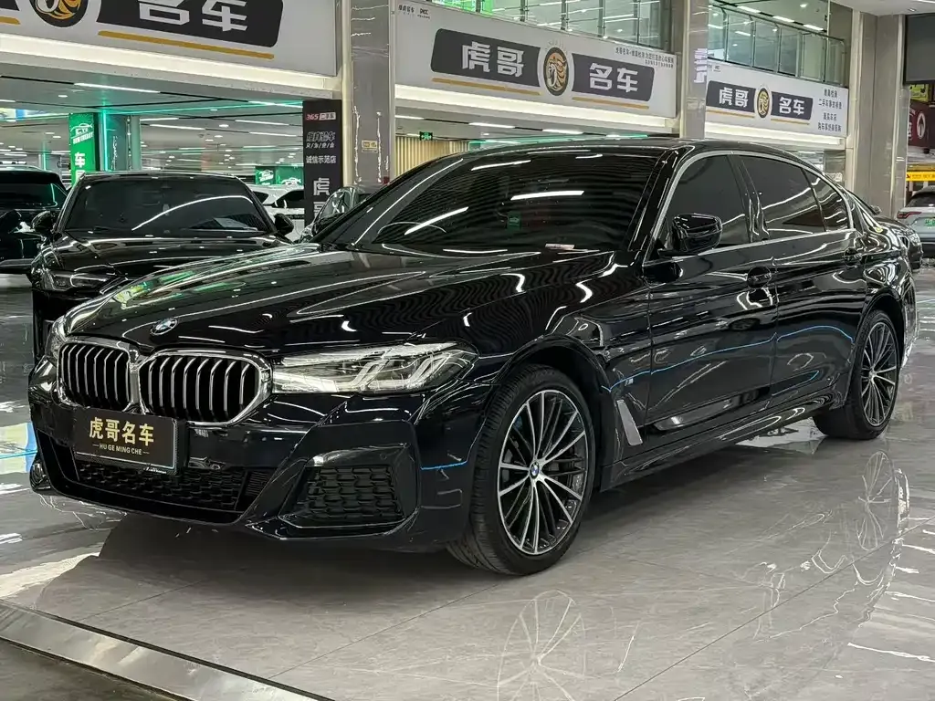 BMW 5 Series — фото 1