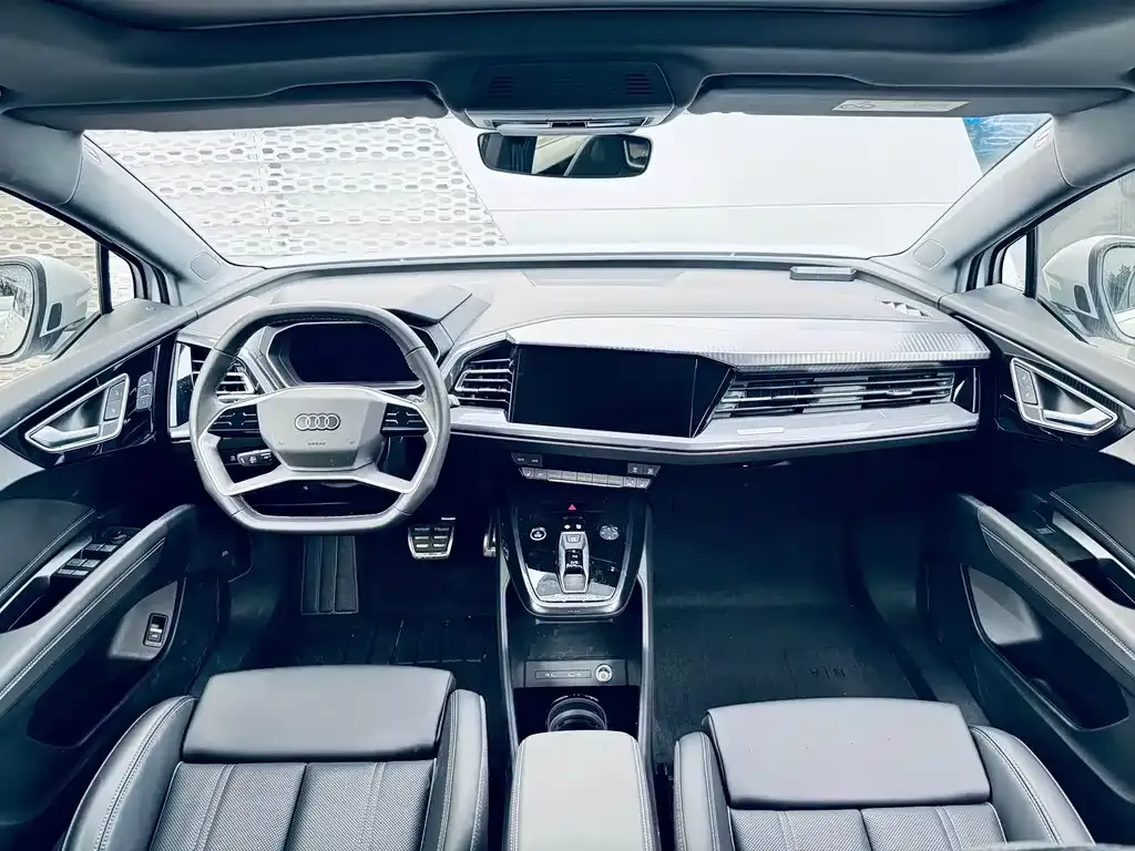 Audi Q4 e-tron — фото 6