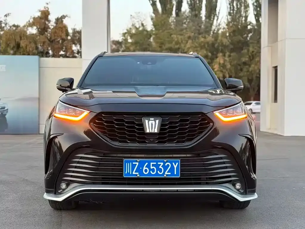 Toyota Crown Kluger 2023 из CN, фото 2