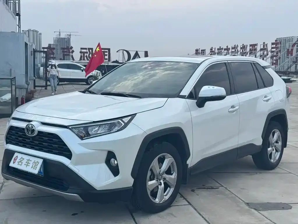 Toyota RAV4 2022 из CN, фото 1