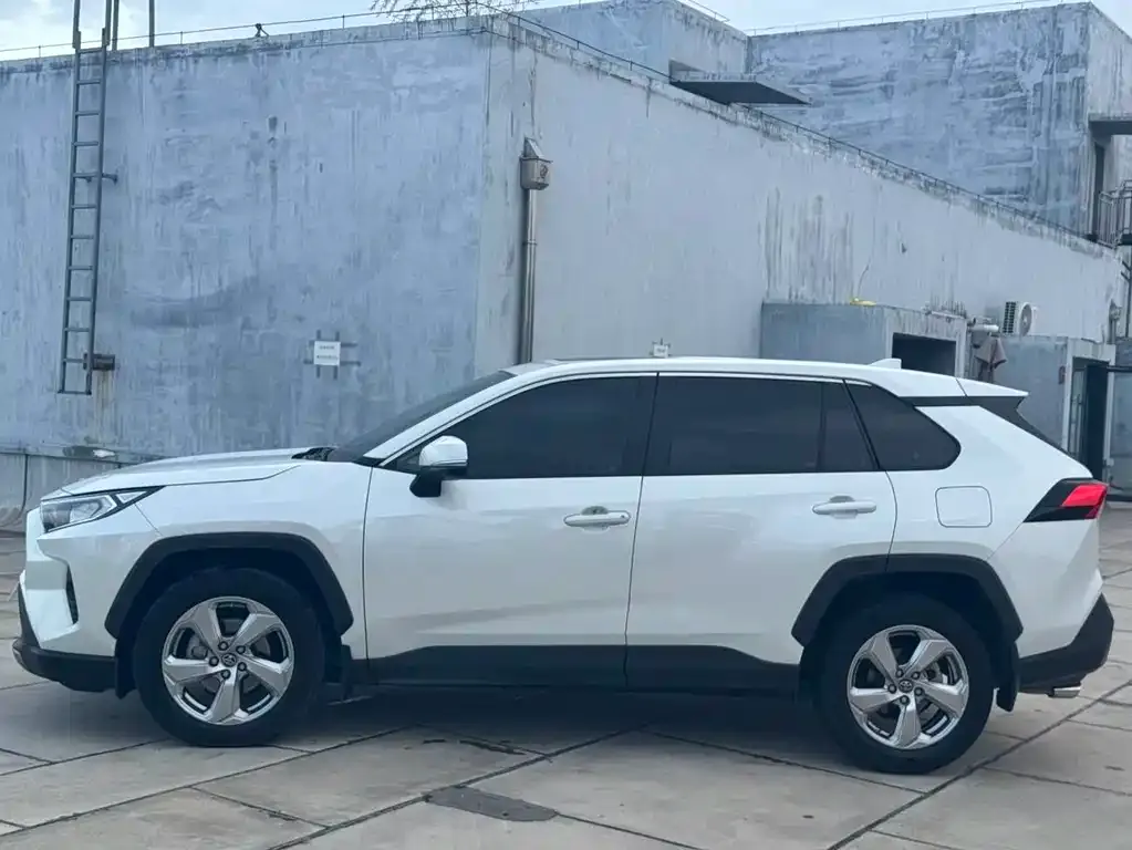 Toyota RAV4 2022 из CN, фото 6