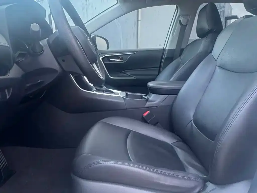 Toyota RAV4 2022 из CN, фото 8