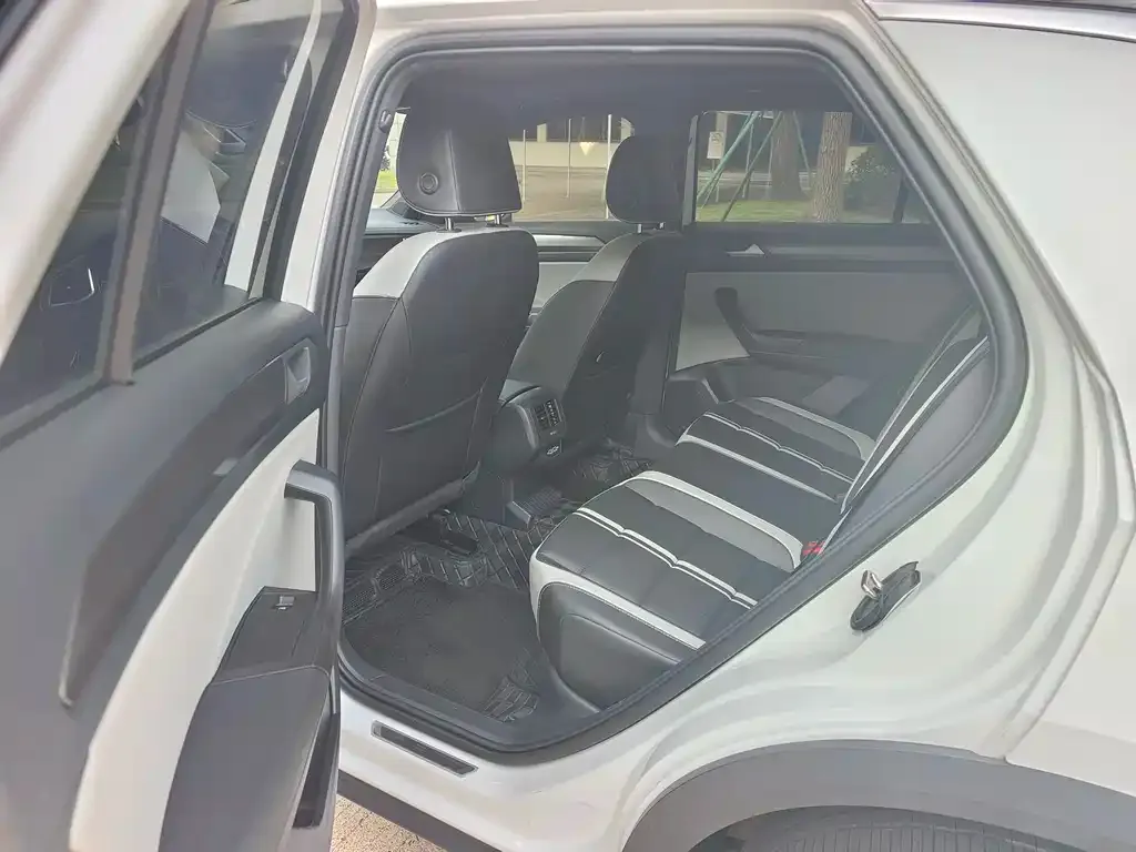 Volkswagen T-Roc 2024 из CN, фото 6