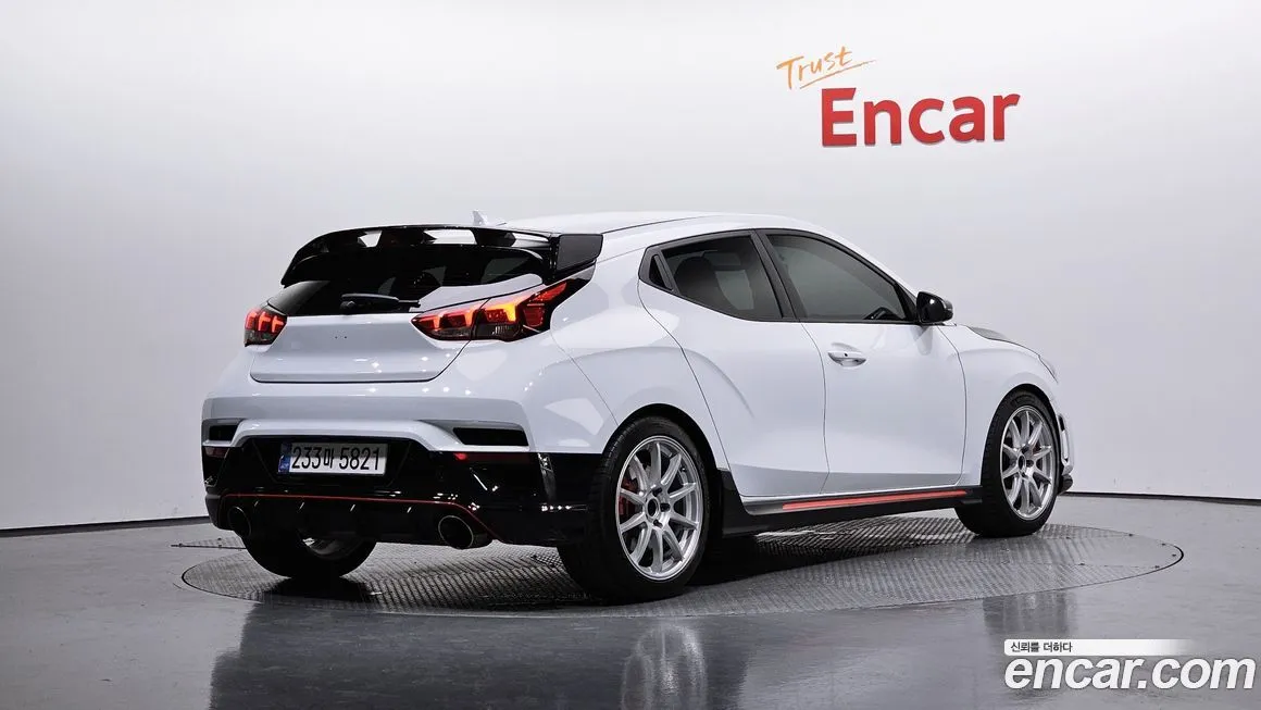 Hyundai Veloster — фото 2