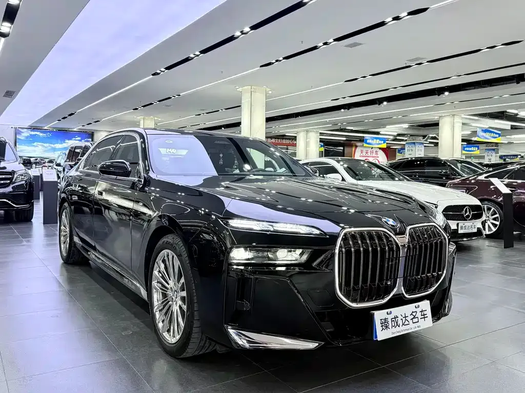 BMW 7 Series — фото 2
