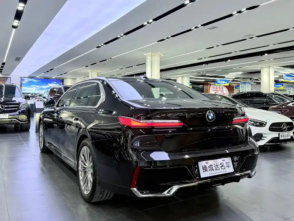BMW 7 Series — фото 5