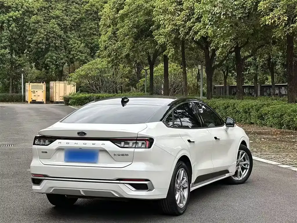 Ford Mondeo 2022 из CN, фото 7