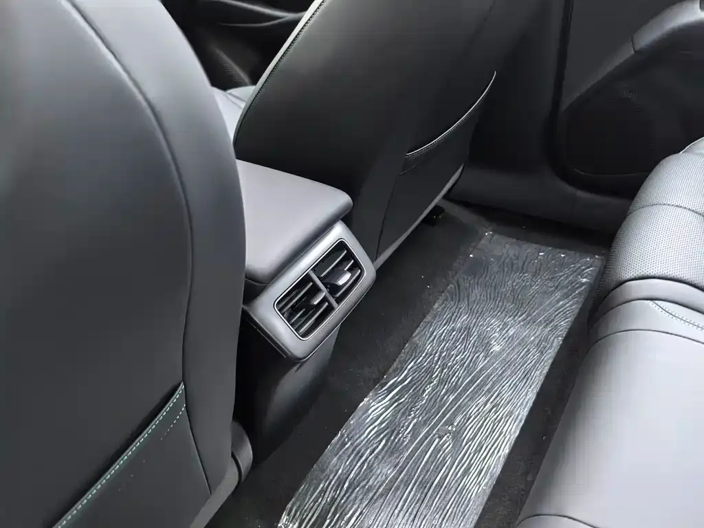 BYD Seal 06 NEV — фото 8