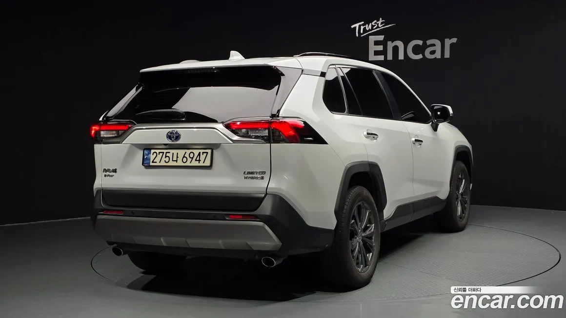 Toyota RAV4 — фото 2