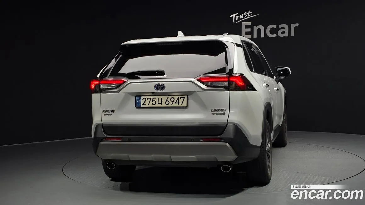 Toyota RAV4 — фото 4