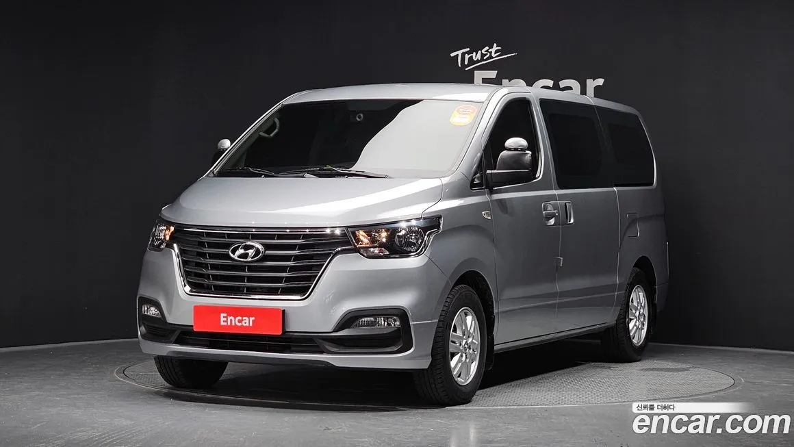 Hyundai Starex — фото 1